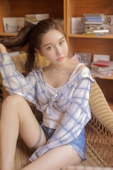 黑人大妈吃帝王蟹